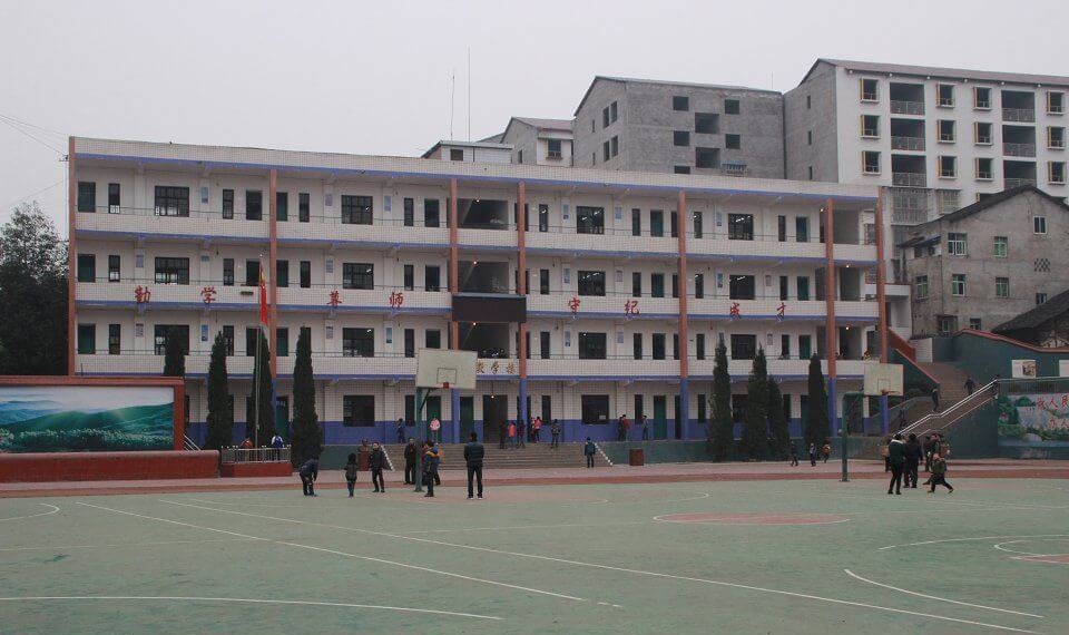 渠縣清溪中學(xué)地理位置在哪里？