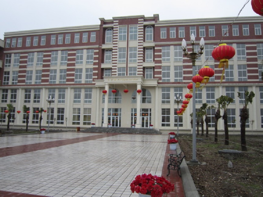 四川師范大學(xué)附屬第三實驗中學(xué)聯(lián)系電話是多少？