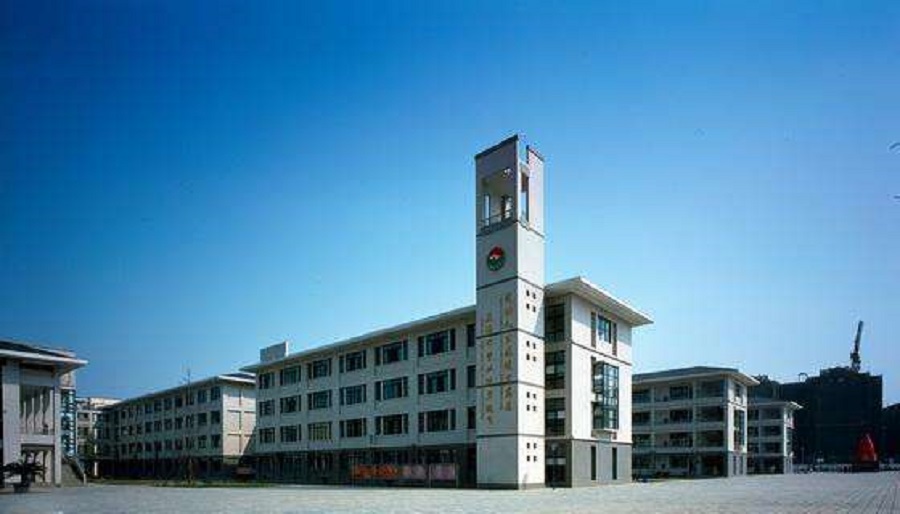 都江堰外國語實驗學校2020年中考錄取分數線是多少？
