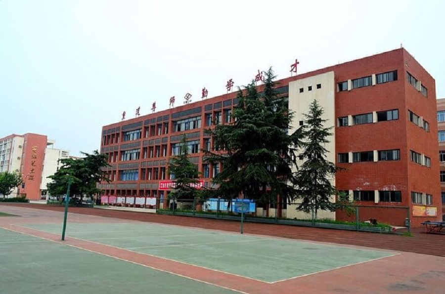 江油一中是公辦院校嗎？