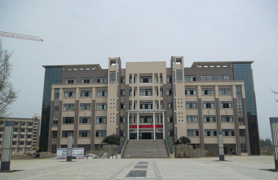 眉山車城中學(xué)這所學(xué)校怎么樣？