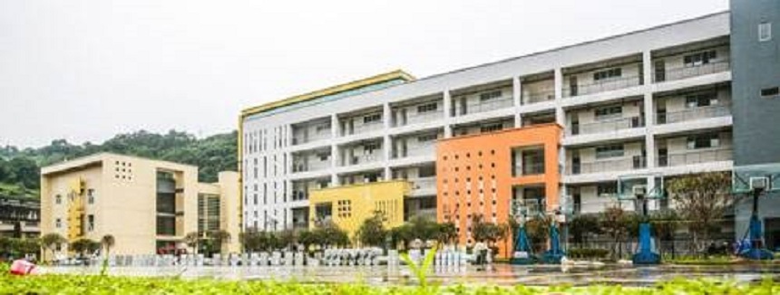雅安二中寢室、校園環(huán)境怎么樣？