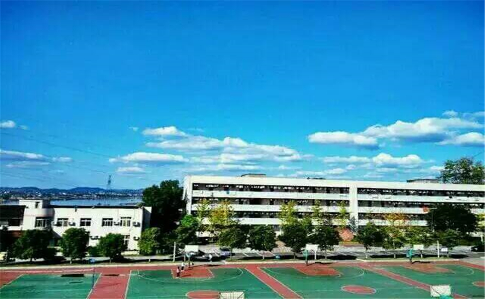 南充龍門中學學校招辦電話是多少？