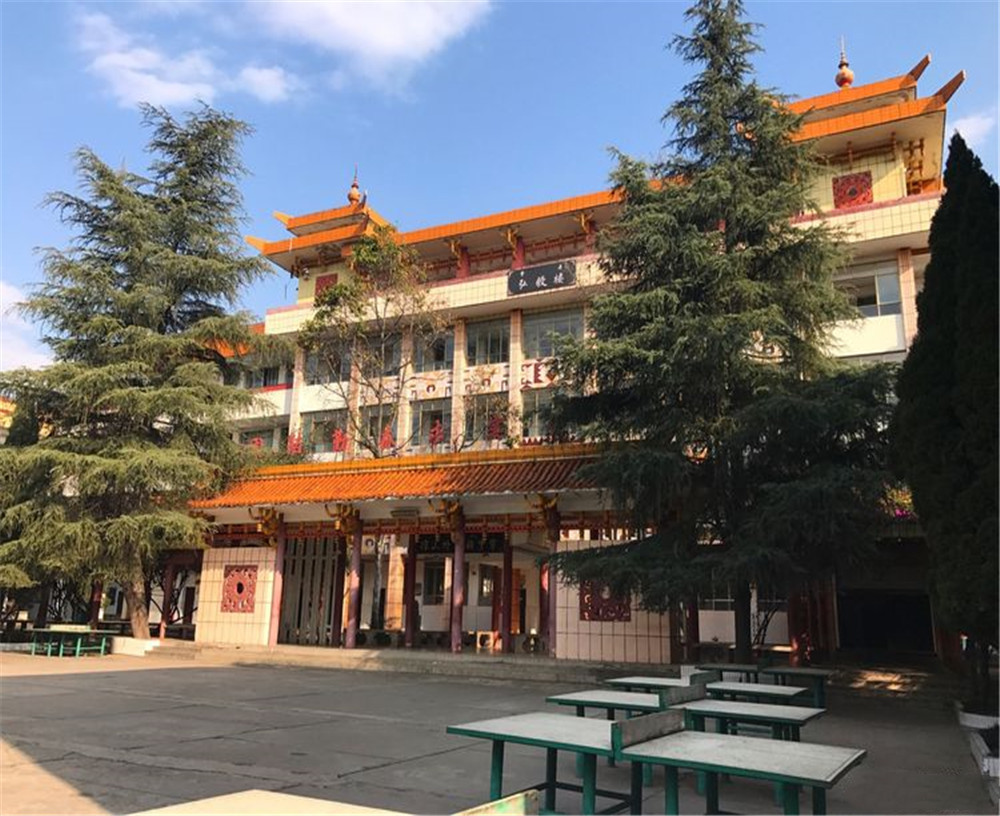 涼山州民族中學(xué)學(xué)校招辦電話是多少？