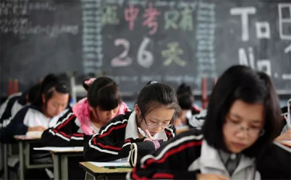 四川師范大學(xué)實(shí)驗(yàn)外國(guó)語(yǔ)學(xué)校的高中怎么樣？