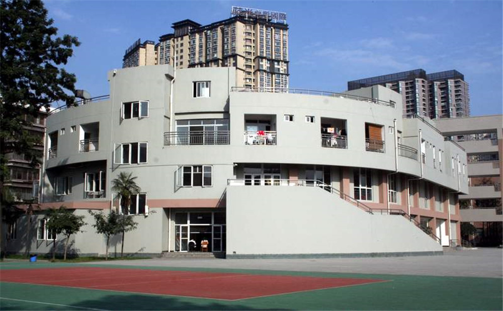 成都市鹽道街中學(xué)的老師怎么樣？