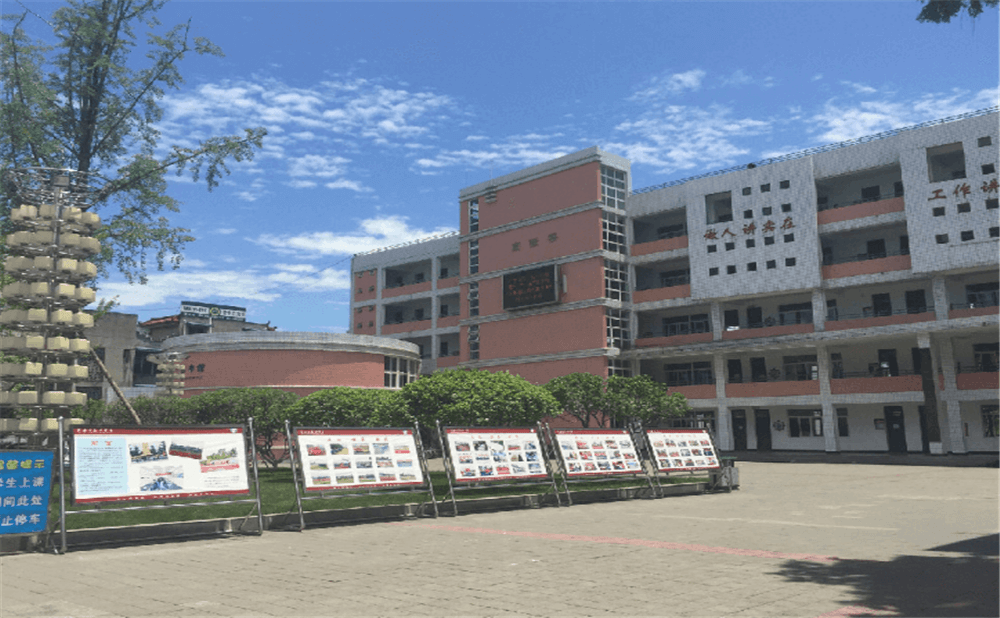 成都市籍田中學的高考升學率是多少？