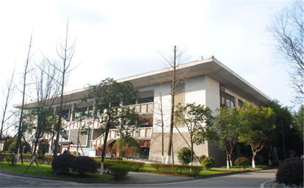 成都石室中學的高中住宿怎么樣？