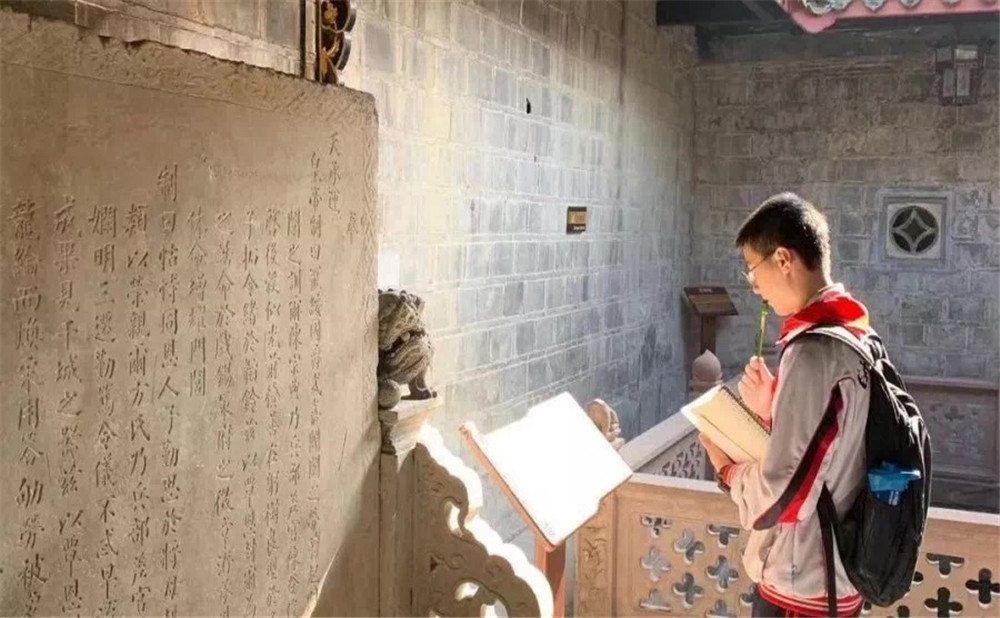 四川師范大學(xué)附屬中學(xué)本科升學(xué)率是多少？