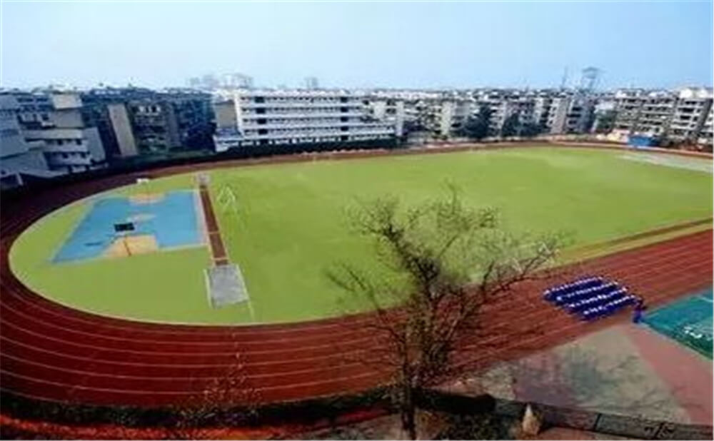 成都實(shí)外新都五龍山學(xué)校的住宿怎么樣？