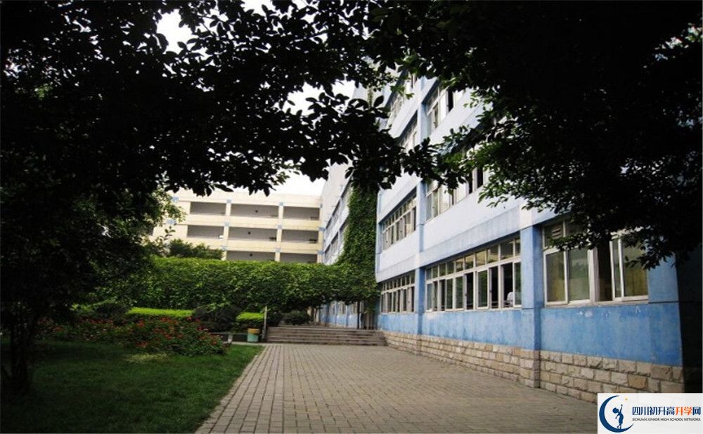 四川師范大學實驗外國語學校的學費大概多少錢？