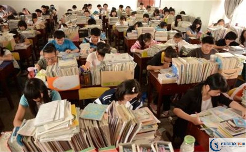 成都列五中學(xué)的招生分?jǐn)?shù)線是多少？