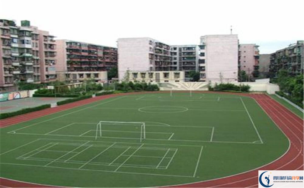 成都列五中學(xué)一學(xué)期的學(xué)費(fèi)是多少錢？