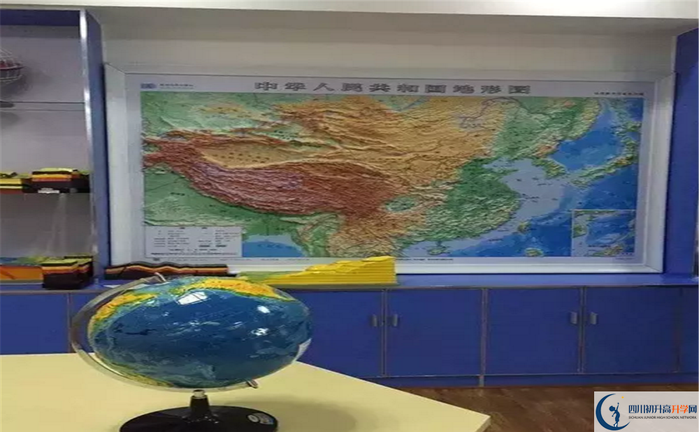 成都三十七中的高中住宿好不好？