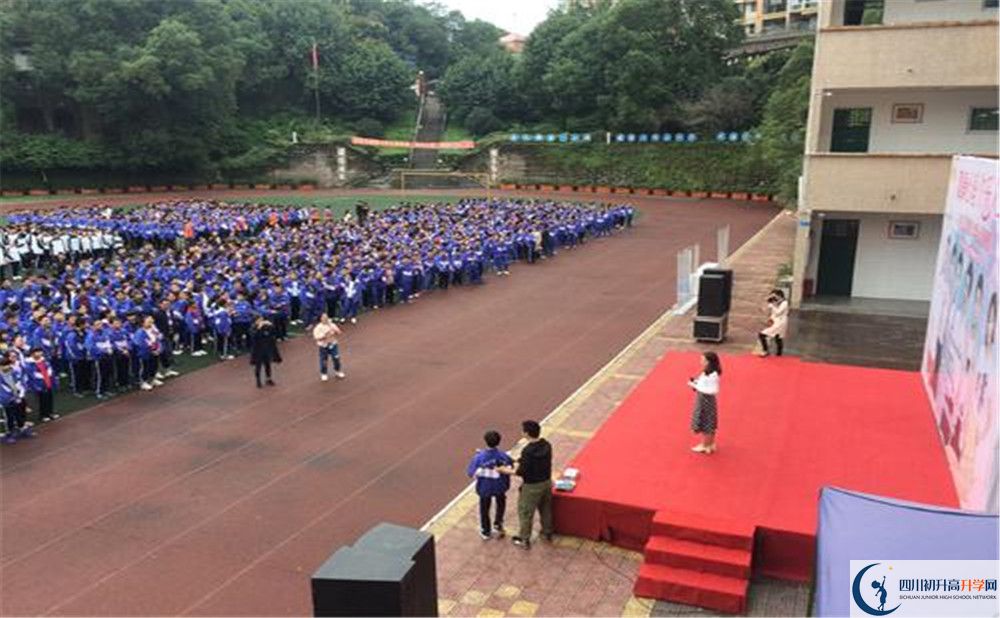簡陽實驗中學的高中住宿好不好？