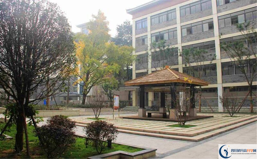 成都市西北中學高中歷年來的分數(shù)線是多少分？