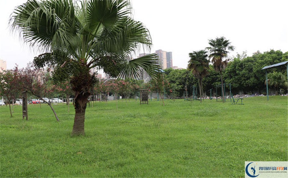 北大附中成都為明學校的住宿條件怎么樣？