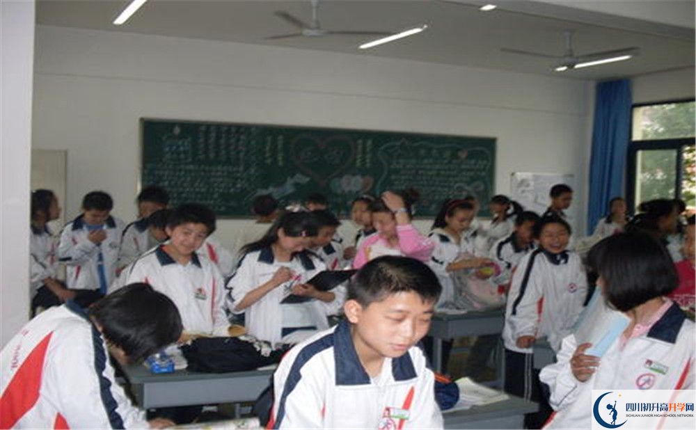 敖平中學(xué)2020年被清華北大錄取的學(xué)生有多少？