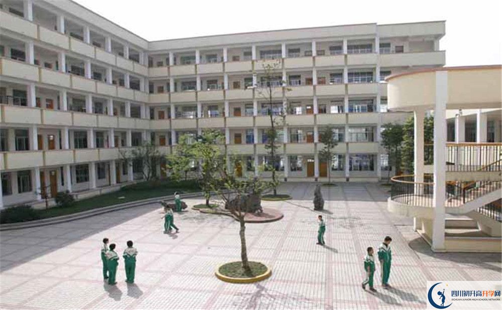 都江堰外國語實(shí)驗(yàn)學(xué)校住宿費(fèi)用是多少？