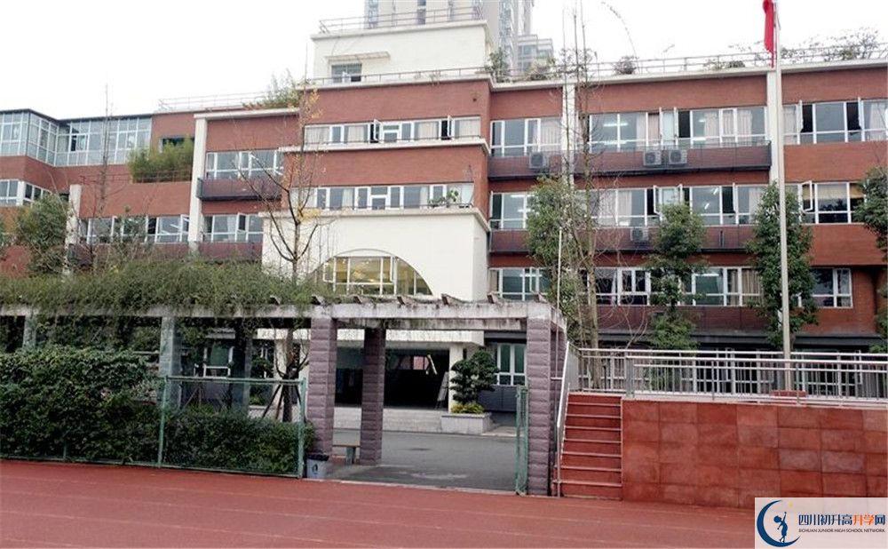 成都七中八一學(xué)校高中部地址在哪里看？