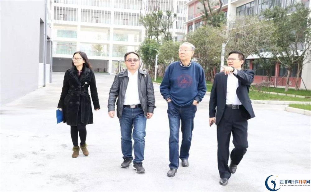 北二外成都附屬中學(xué)高中分班考試難嗎？
