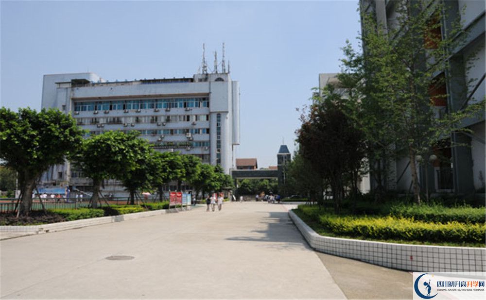 成都鐵路中學(xué)面向全國(guó)招生嗎？