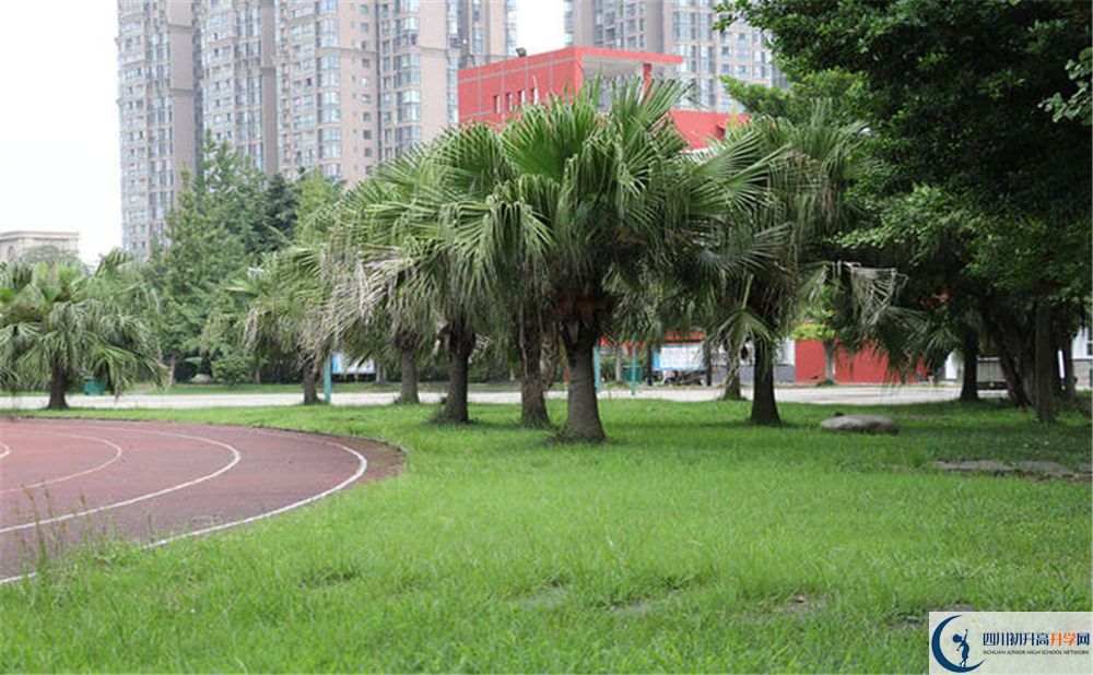 成都南開為明學校高中分班考試難嗎？