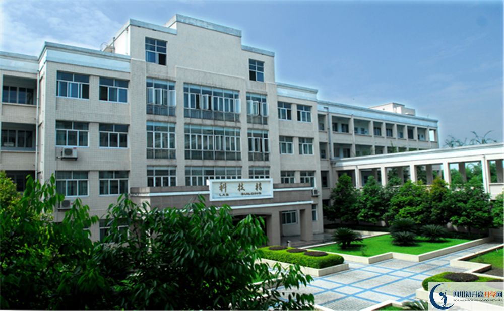 成都棠湖外國語學(xué)校在校學(xué)生總?cè)藬?shù)是多少？