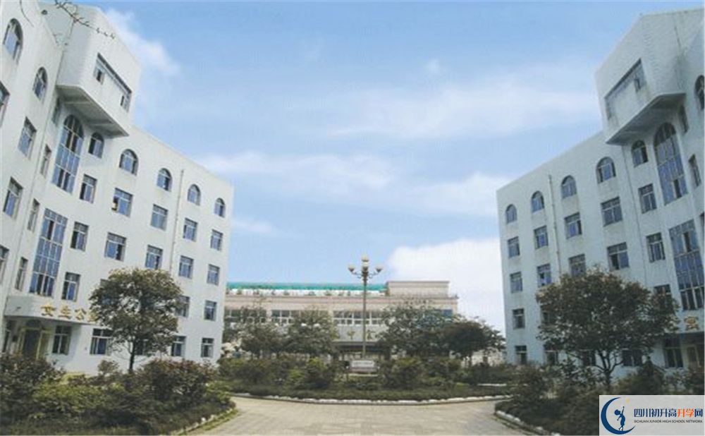 彭州中學2020年怎么分班？